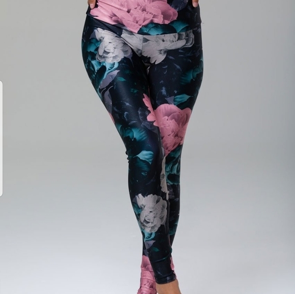 High rise legging 228 ALFL Alpine Floral M/L NWT - Picture 4 of 8